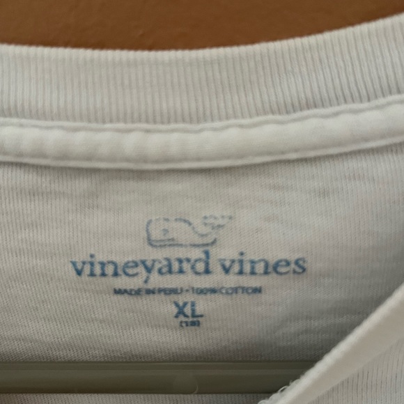 Youth XL Vineyard Vines white t-shirt - Picture 5 of 5